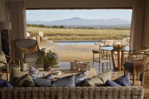 Ulubisi House Open Plan Lounge & Pool Area_01